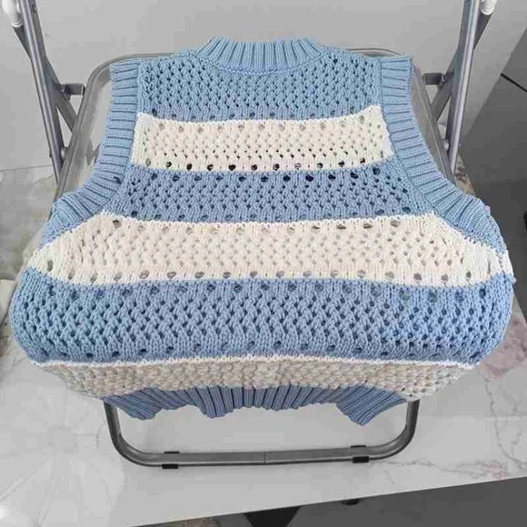 Ganni Women's Blue and Cream Crewneck Sweater Vest - Picture 4 of 5